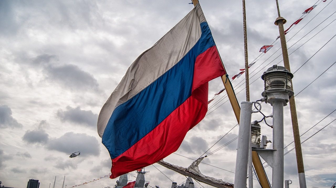flag, ship, sailing, boat, waving flag, sailing ship, boating, nature, water, russia